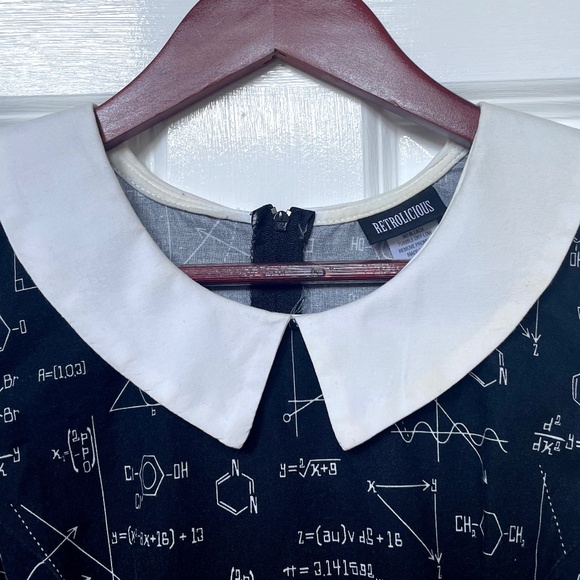 Retrolicious Equation Dress with Pockets | Women's Size XL - Picture 3 of 9